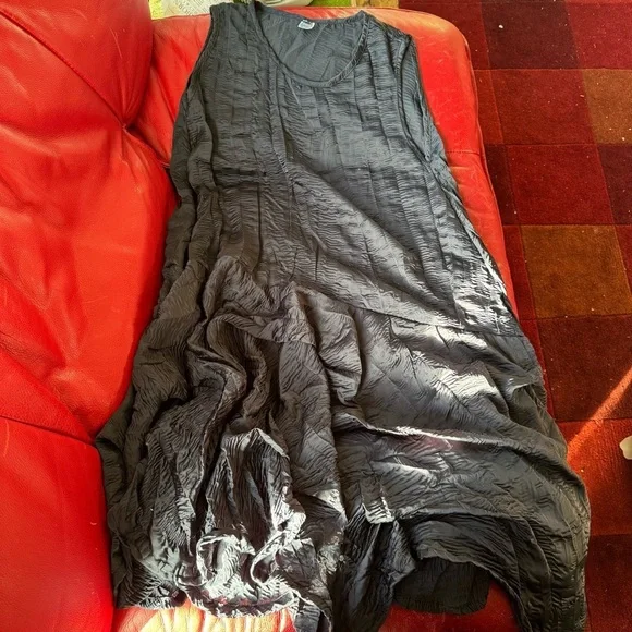 Textured Navy Sleeveless Dress - Picture 1 of 4